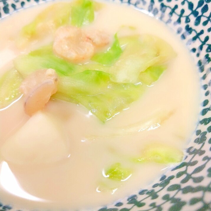 冷凍食材de(^^)レタスと海鮮のミルク味噌汁♪